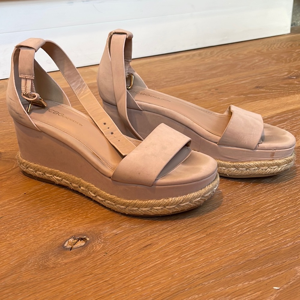 BCBGeneration Addie espadrille wedge, size 7